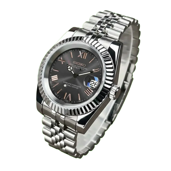 Seiko mod Datejust Black Roman Rose Gold détourée sur fond transparent, mouvement automatique NH35